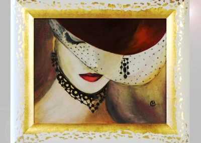 Portrait de femme au chapeau à voilette, cadre d'art blanc rehaussé de dorure à la feuille